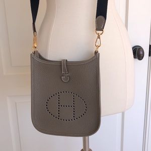 🎉HP🎉NWT Hemes Evelyn 16 Amazon Etoupe x Indigo